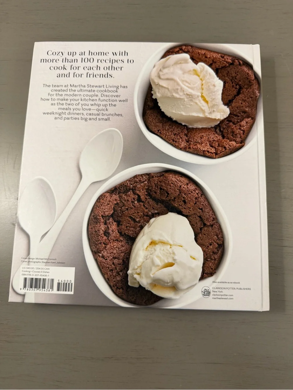 Martha Stewart's Newlywed Kitchen: Recipes for Weeknight Dinners Cookbook EUC